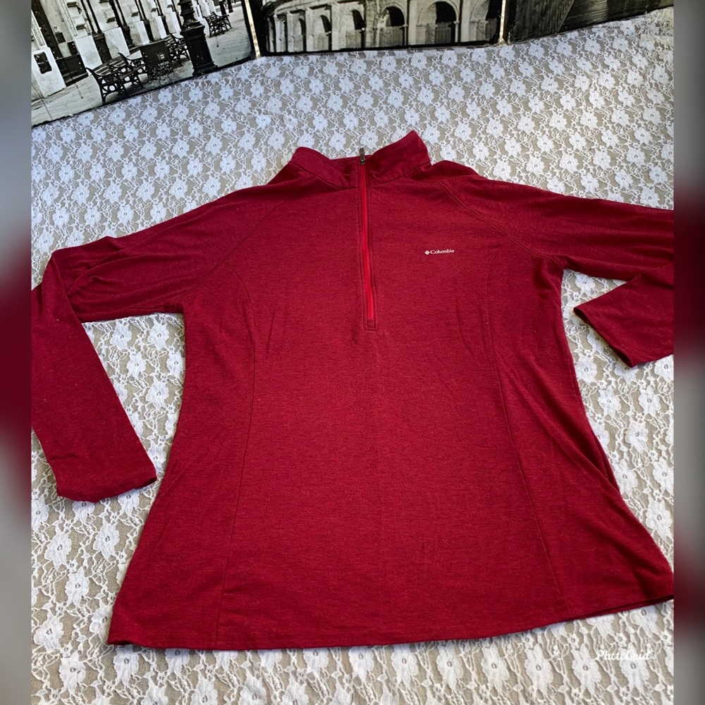 SOLD!Columbia Omni-wick mock pullover top